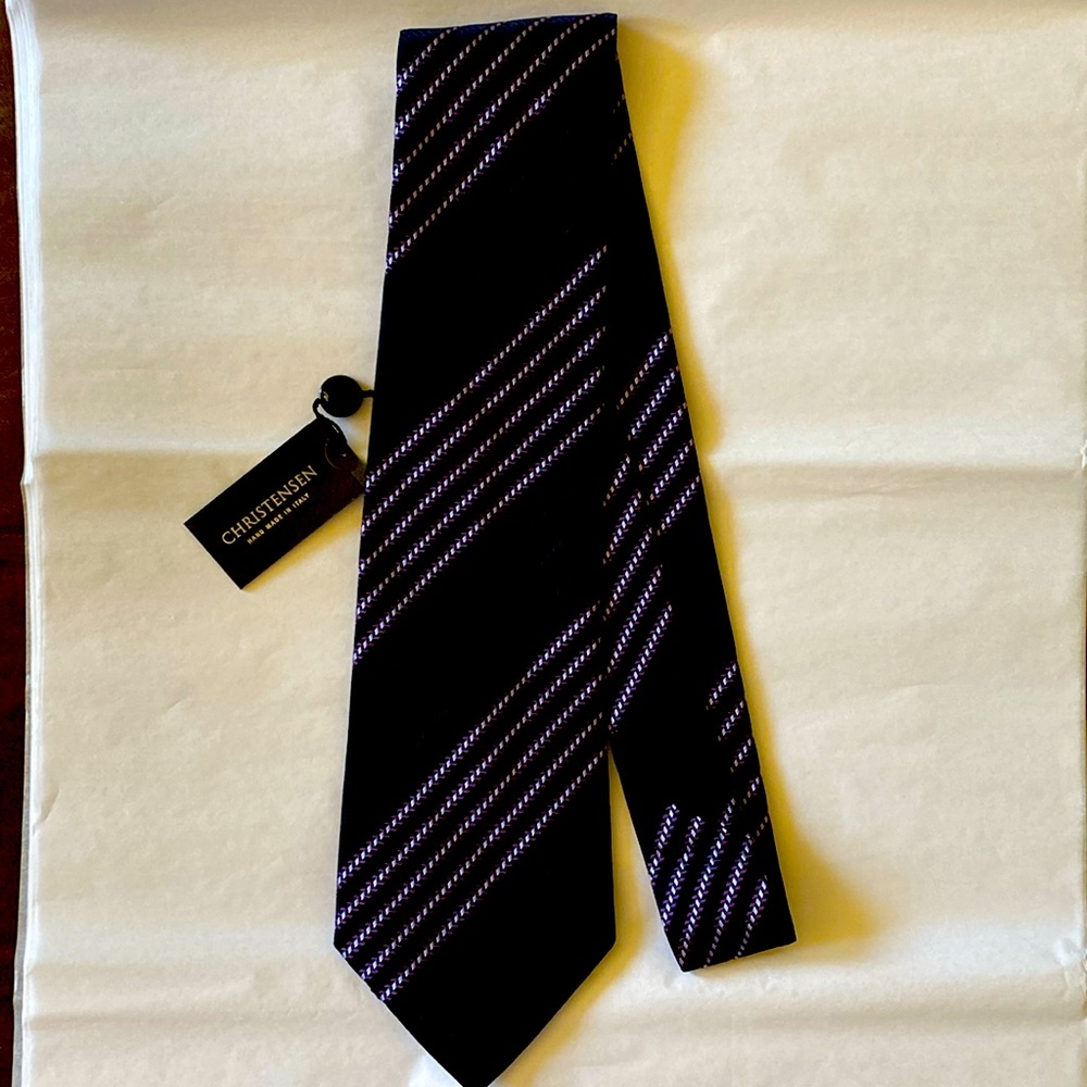 Beautiful Amanda Christensen Silk Tie. Hand Made Italy. Black with Purple